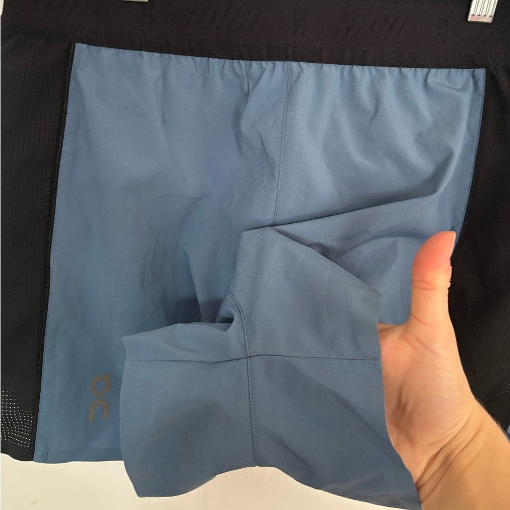 On Cloud Running Active Short Small - image 3